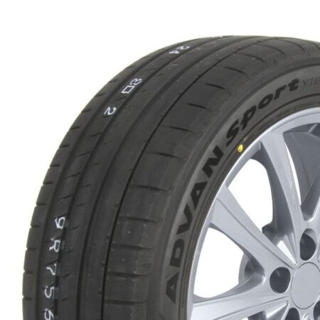 225/40R18 92Y YOKOHAMA Advan Sport V107